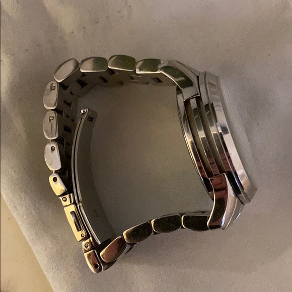 Michael Kors Oversized Watch - Picture 3 of 4